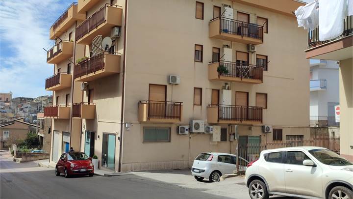 Appartamento e box in Via San Gaetano